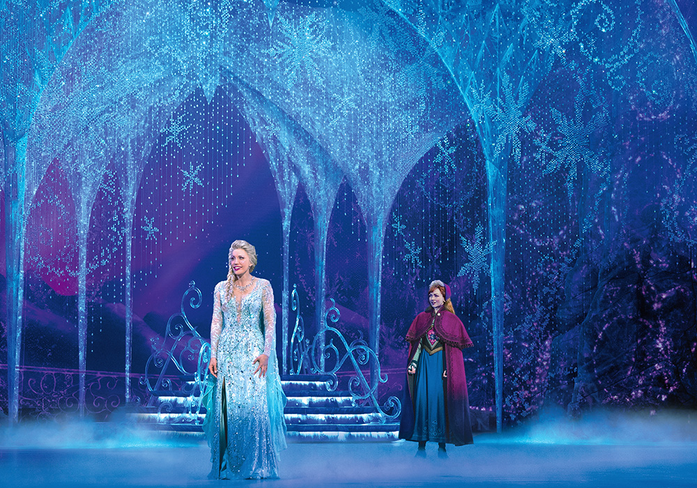 Caroline Bowman (Elsa) and Caroline Innerbichler (Anna) in Frozen North American Tour
