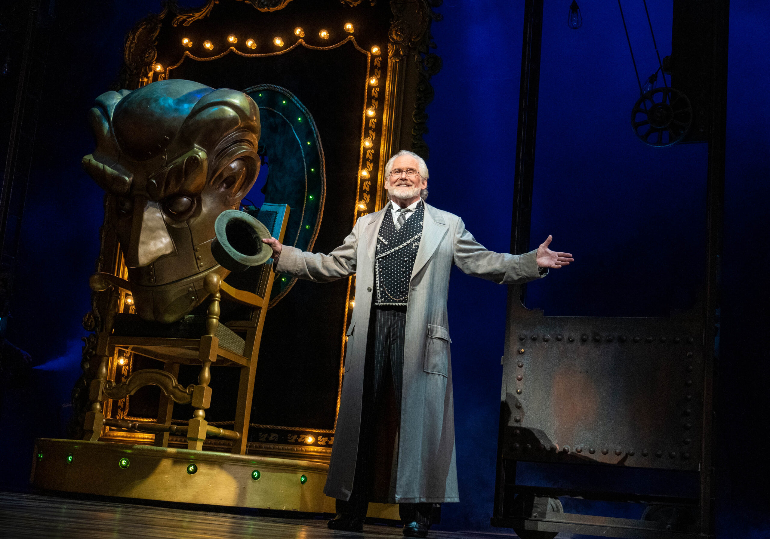 Timothy Shew as The Wizard in the National Tour of Wicked