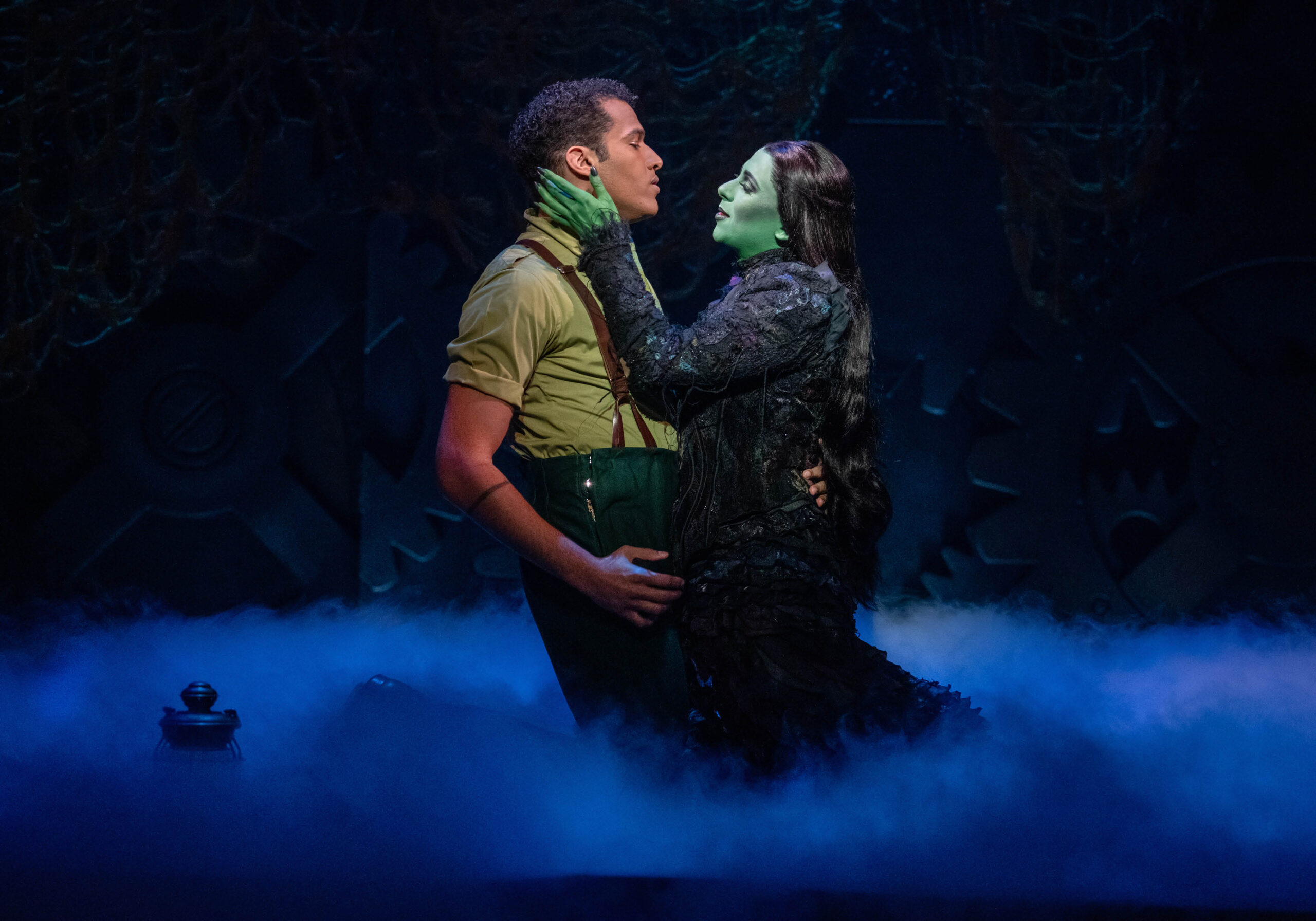 Christian Thompson as Fiyero and Olivia Valli as Elphaba in the National Tour of WICKED