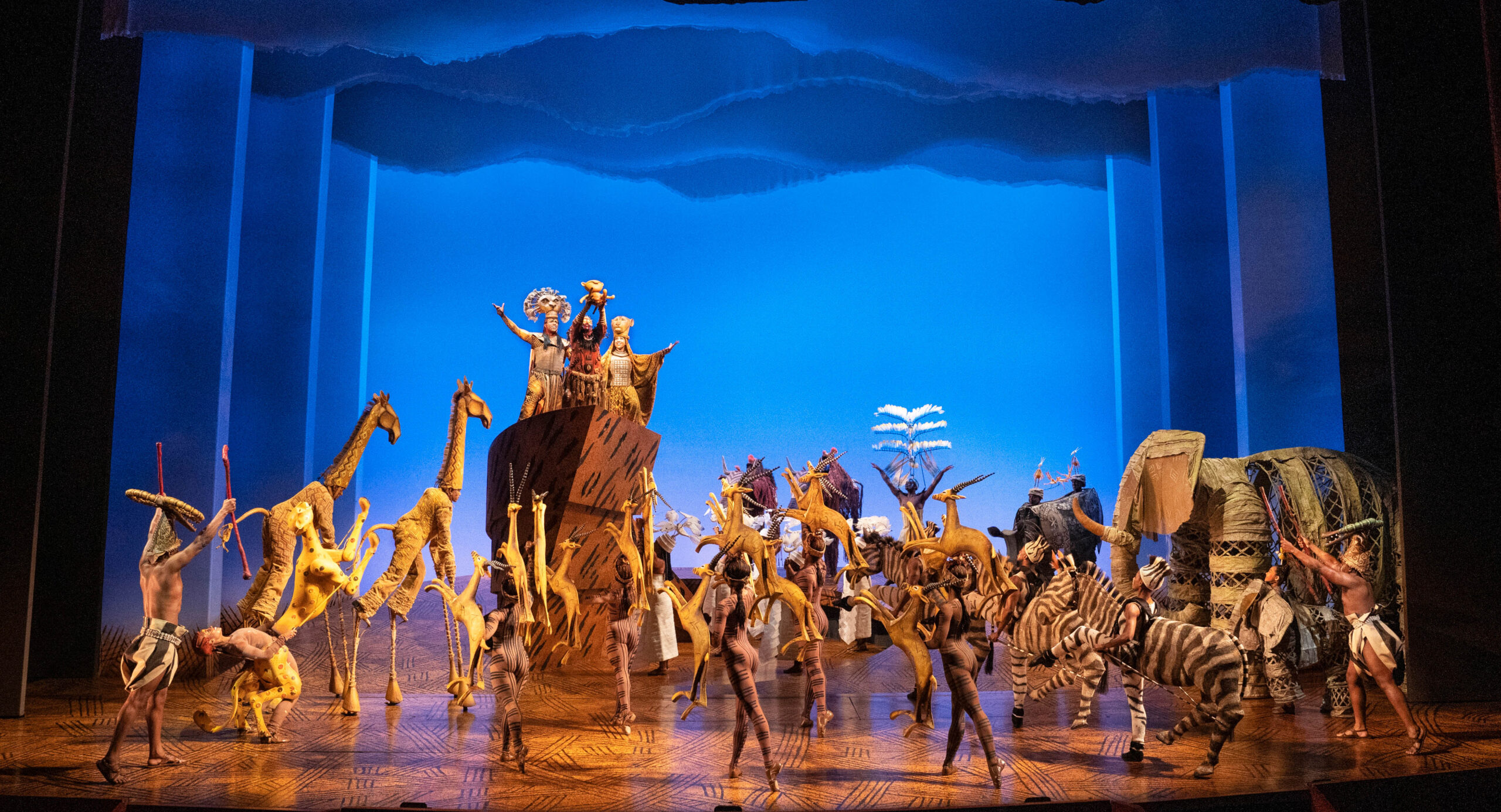 Company-of-The-Lion-King-on-Broadway.-Circle-of-Life1.-Photo-by-Matthew-Murphyc-Disney